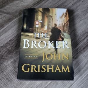 ⭐️ The Broker by John Grisham ⭐️ 3 FOR $20